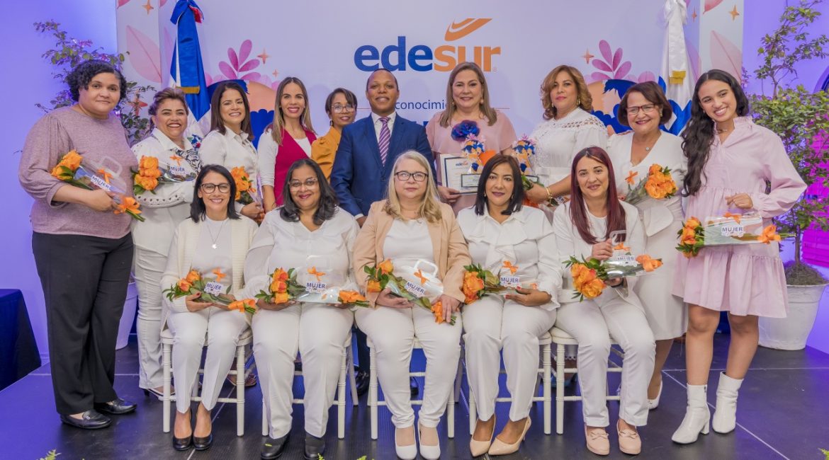 Edesur reconoce colaboradoras destacadas de la empresa con el Premio Mujer de Luz