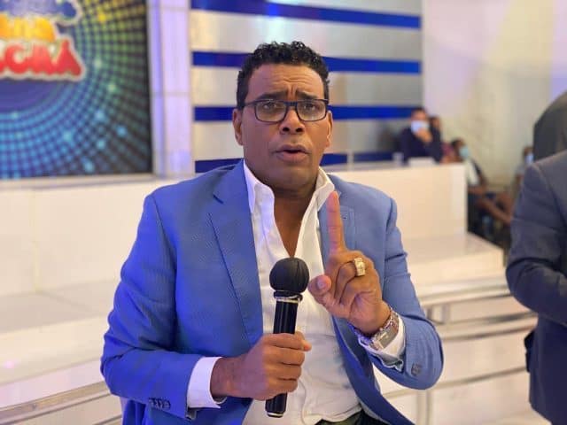 John Berry denuncia campaña en contra de la familia Fulcar y acusa a periodistas de orquestar acciones difamatorias