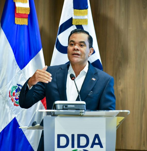 Director de la DIDA atribuye críticas a intereses afectados por reformas institucionales