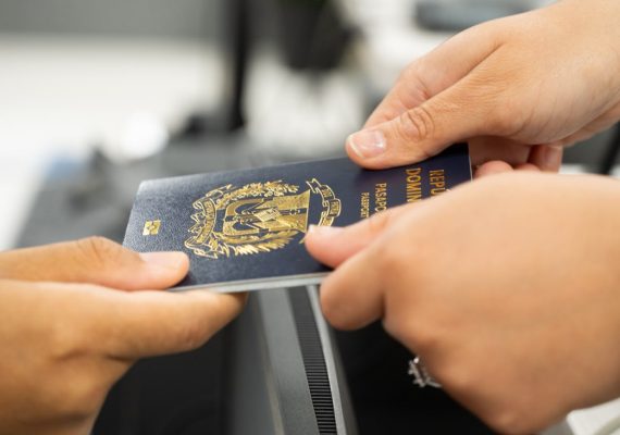 Pasaportes amplía a Italia el servicio del pasaporte electrónico y suma cinco ciudades en Europa