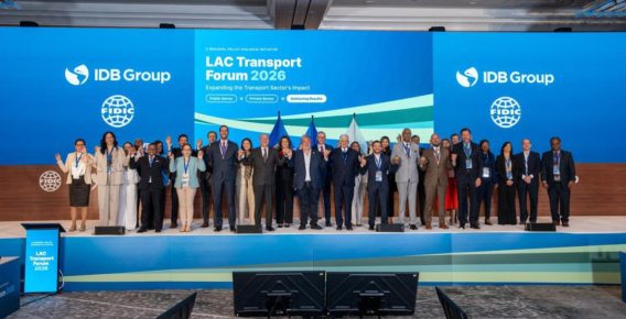 Ministro de Obras Públicas expone en foro internacional sobre la inversión dominicana en obras para fortalecer la conectividad