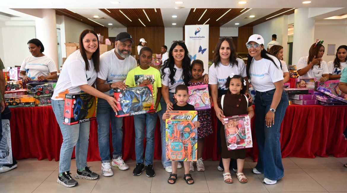Voluntariado Banreservas llena de alegría el Día de Reyes con entrega de juguetes