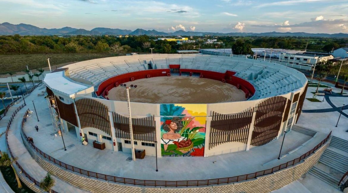 Presidente Abinader deja inaugurada la Plaza Multiuso Seibana para impulsar el turismo, la cultura y el desarrollo productivo de El Seibo