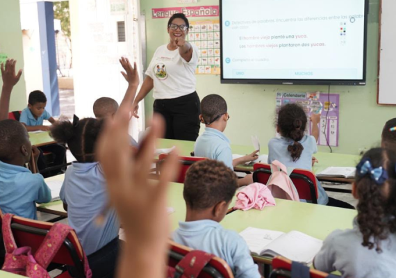 Ministerio de Educación asegura cobertura total de docentes para el año escolar 2026-2027