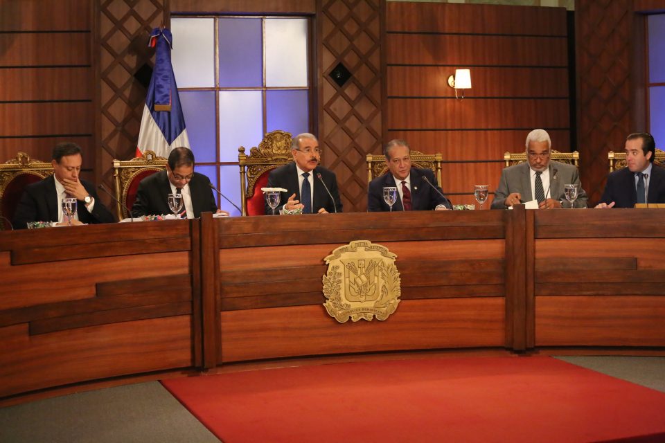 Consejo Nacional de la Magistratura entrevista a primeros 14 candidatos ...