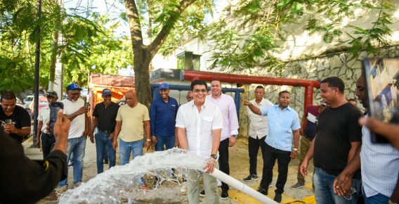 Fellito Suberví resuelve problema de agua de dos décadas en La Puya y La Yagüita