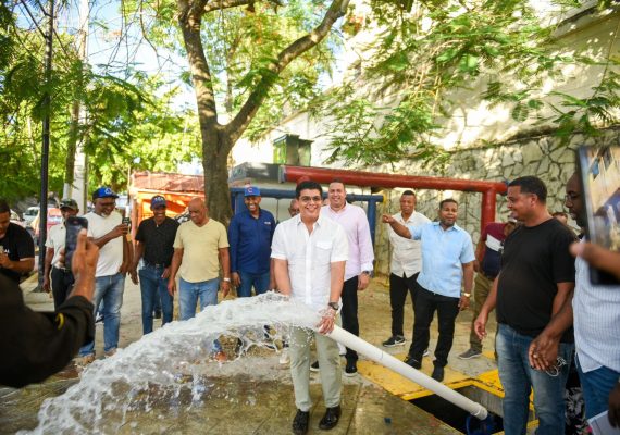 Fellito Suberví resuelve problema de agua de dos décadas en La Puya y La Yagüita