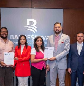 Banreservas entrega becas Creativos Globales para estudiar en Miami Ad School Punta Cana