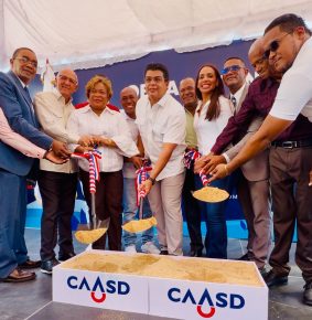 Fellito Suberví deja iniciados trabajos de saneamiento cañada Boronota, en SDN